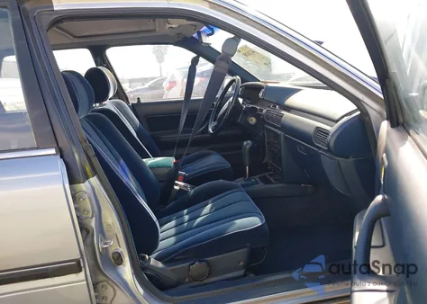 1989 Toyota Camry Le from USA, damaged, VIN JT2SV22E0K3334604